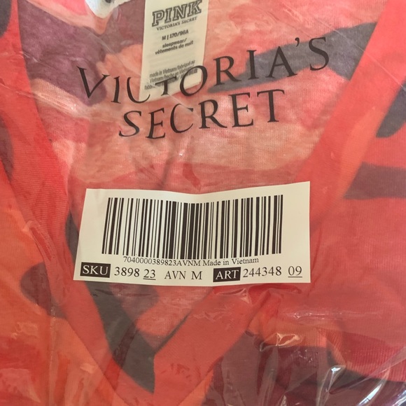 NWT vs pink red camo tee - Picture 4 of 4